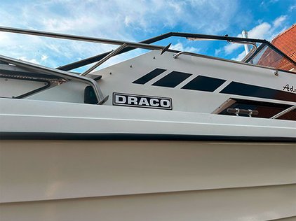 Schiffname aus Plexiglas Schiffname aus Plexiglas