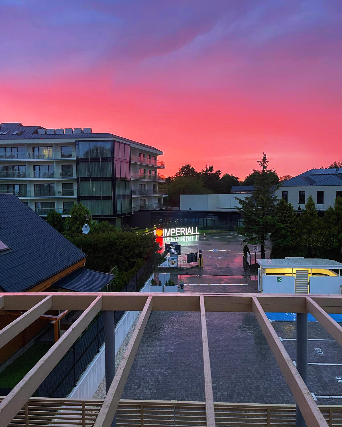 F92CECCC-DDAF-4C09-BF15-4EA70A90C5B6