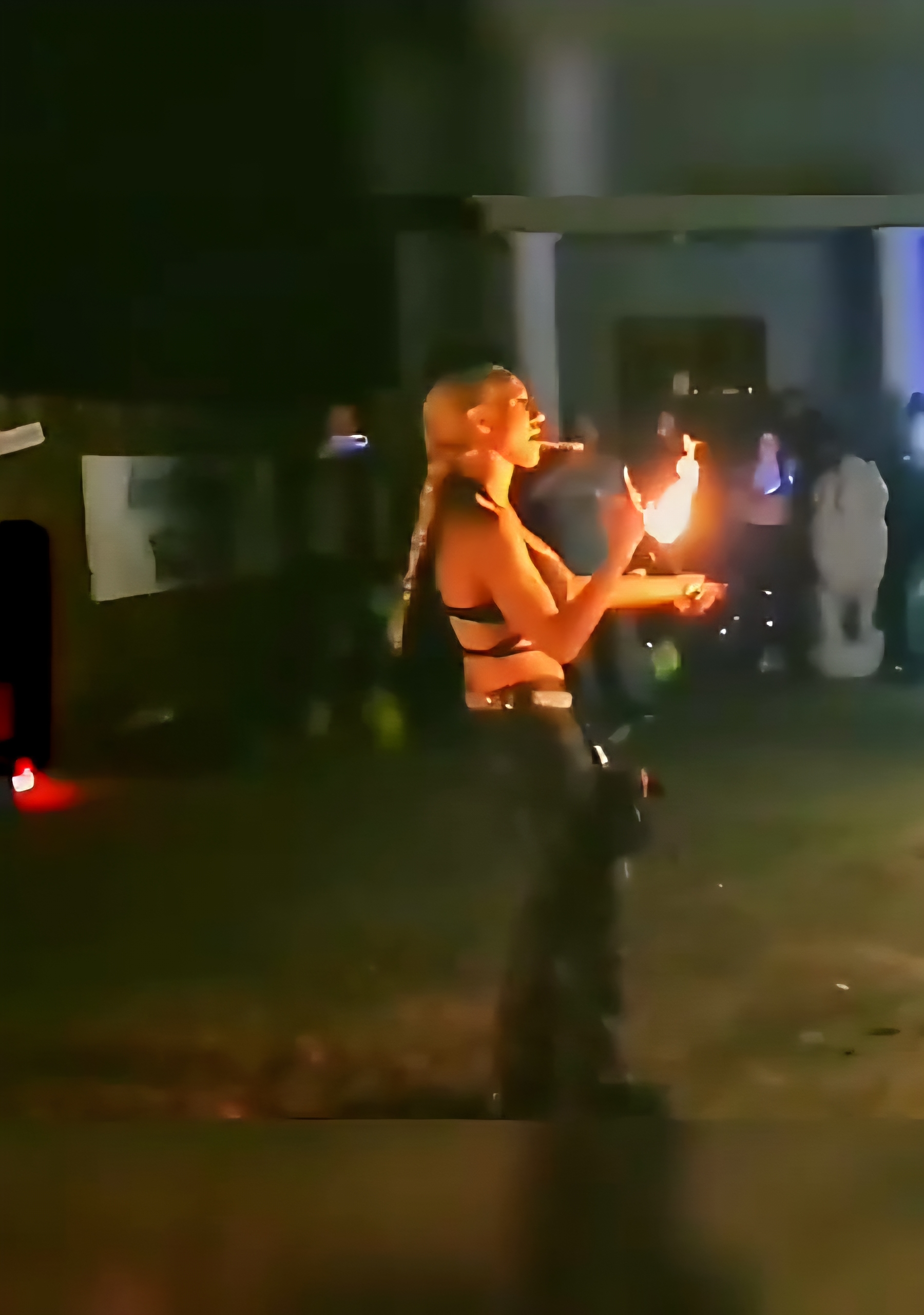 FB_VID_692476051395231712_1_1(26)