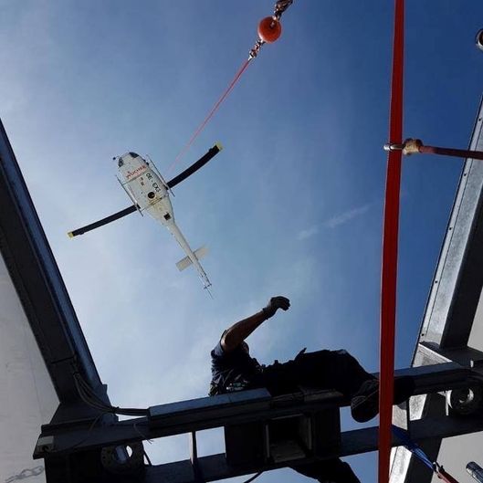 Allianz Arena – Demontagearbeiten mit Heli