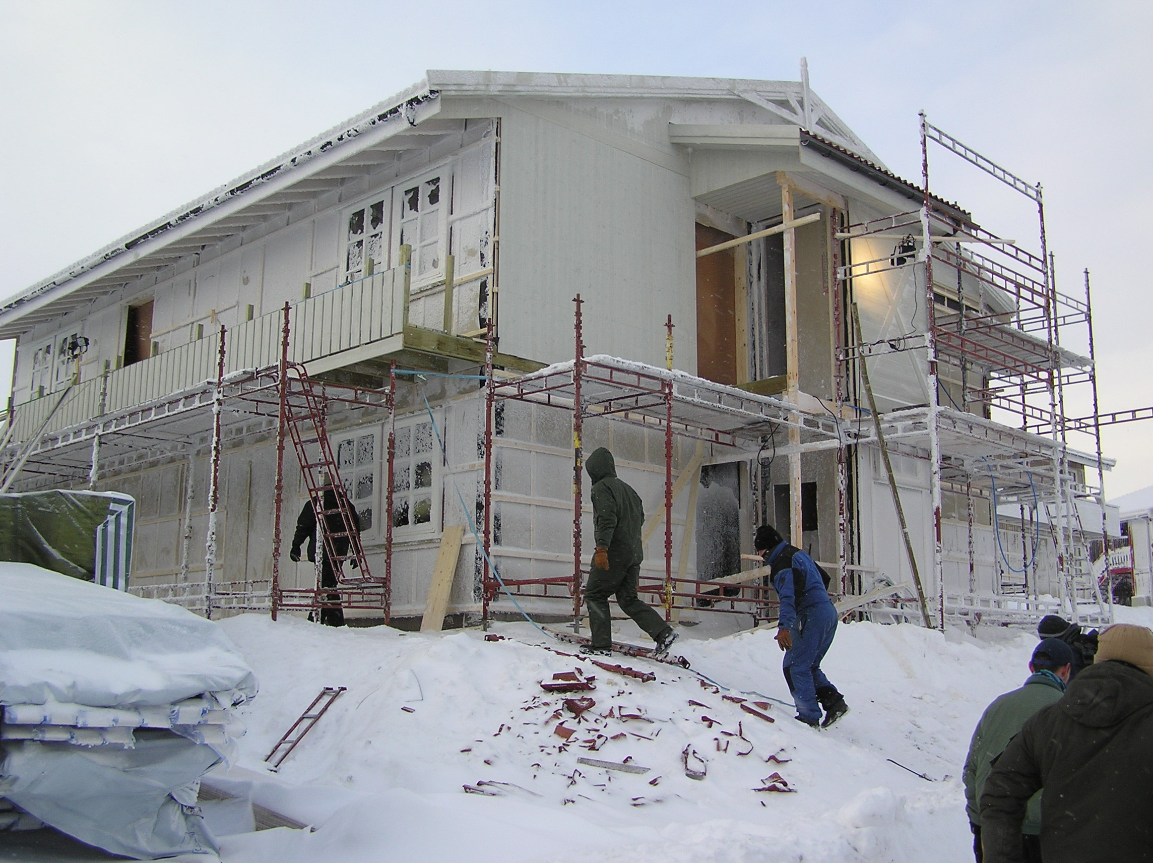 Norwegen – Montage von Fertighäusern