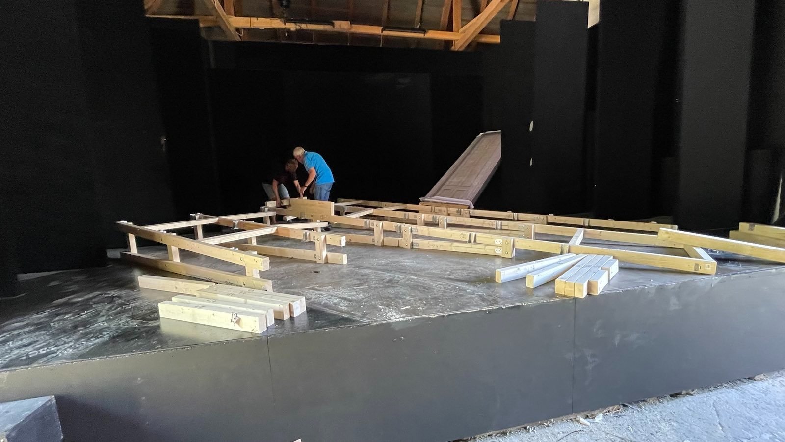 AUFBAU DER SCHRÄGE VON 37 ANSICHTSKARTEN