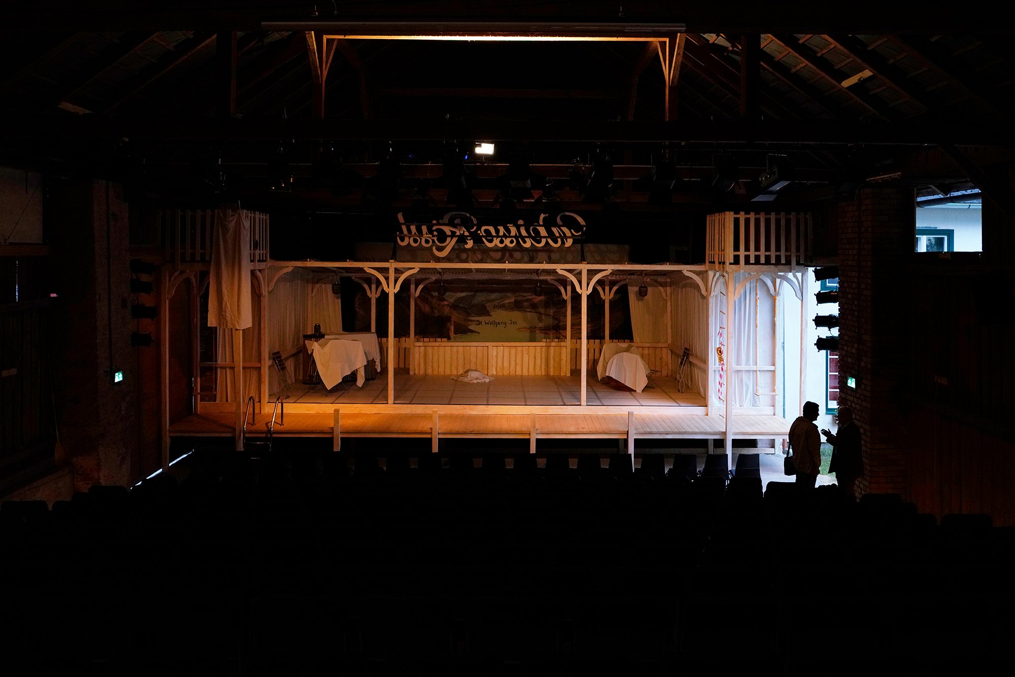 IM WEISSEN RÖSSL VOR DER GENERALPROBE