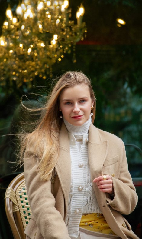 Lifestyle-Porträt einer Frau in Düsseldorf Lifestyle-Porträt einer Frau in Düsseldorf