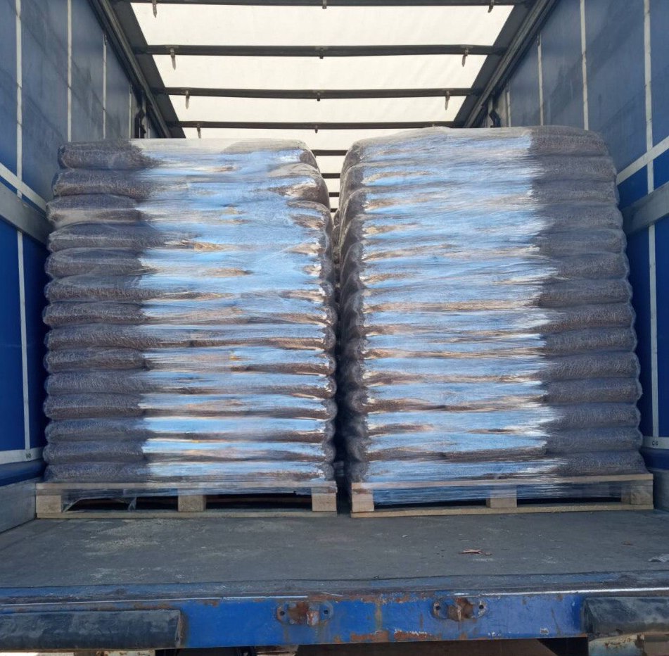 Paletten in Lieferfahrzeug