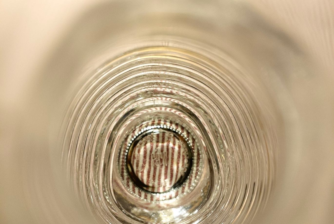 Glasspiele am Mittagstisch