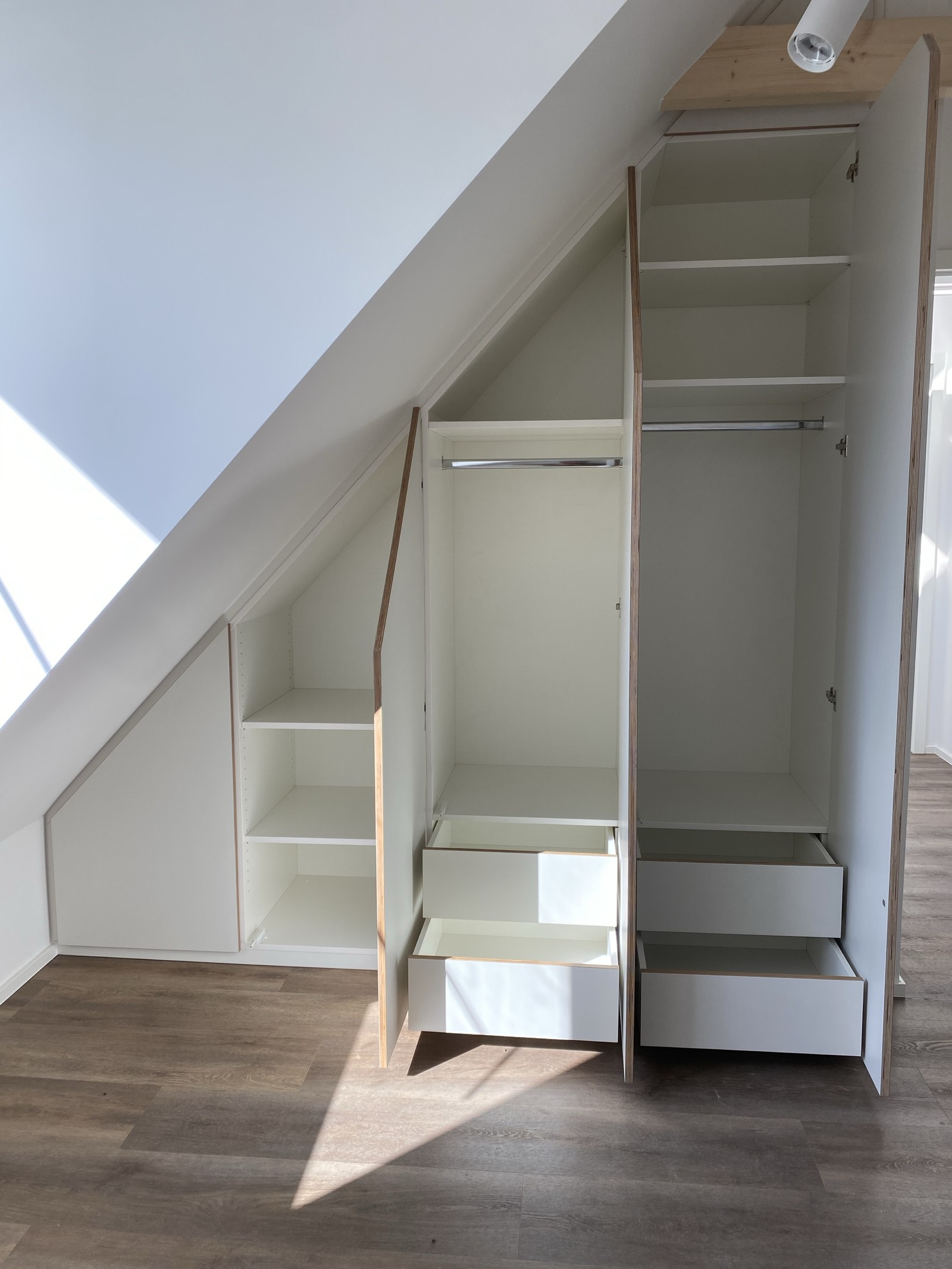 Dachschrägen Einbauschrank