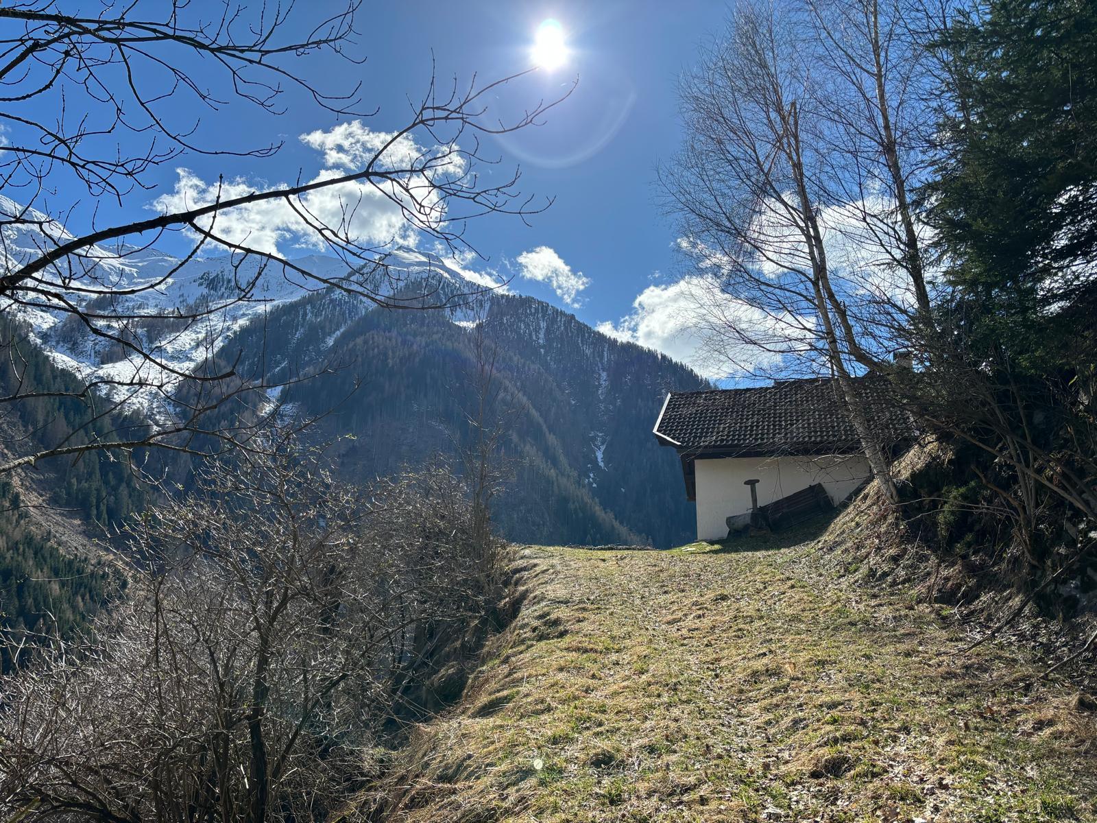 Wanderweg  direkt vor der Haustür