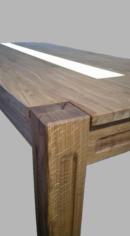 Eichentisch mit Beleuchtung Detail