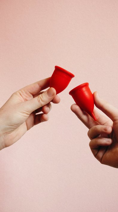 Zyklusladen mit verschiedenen Periodenprodukten / Menstruationstasse Zyklusladen mit verschiedenen Periodenprodukten / Menstruationstasse