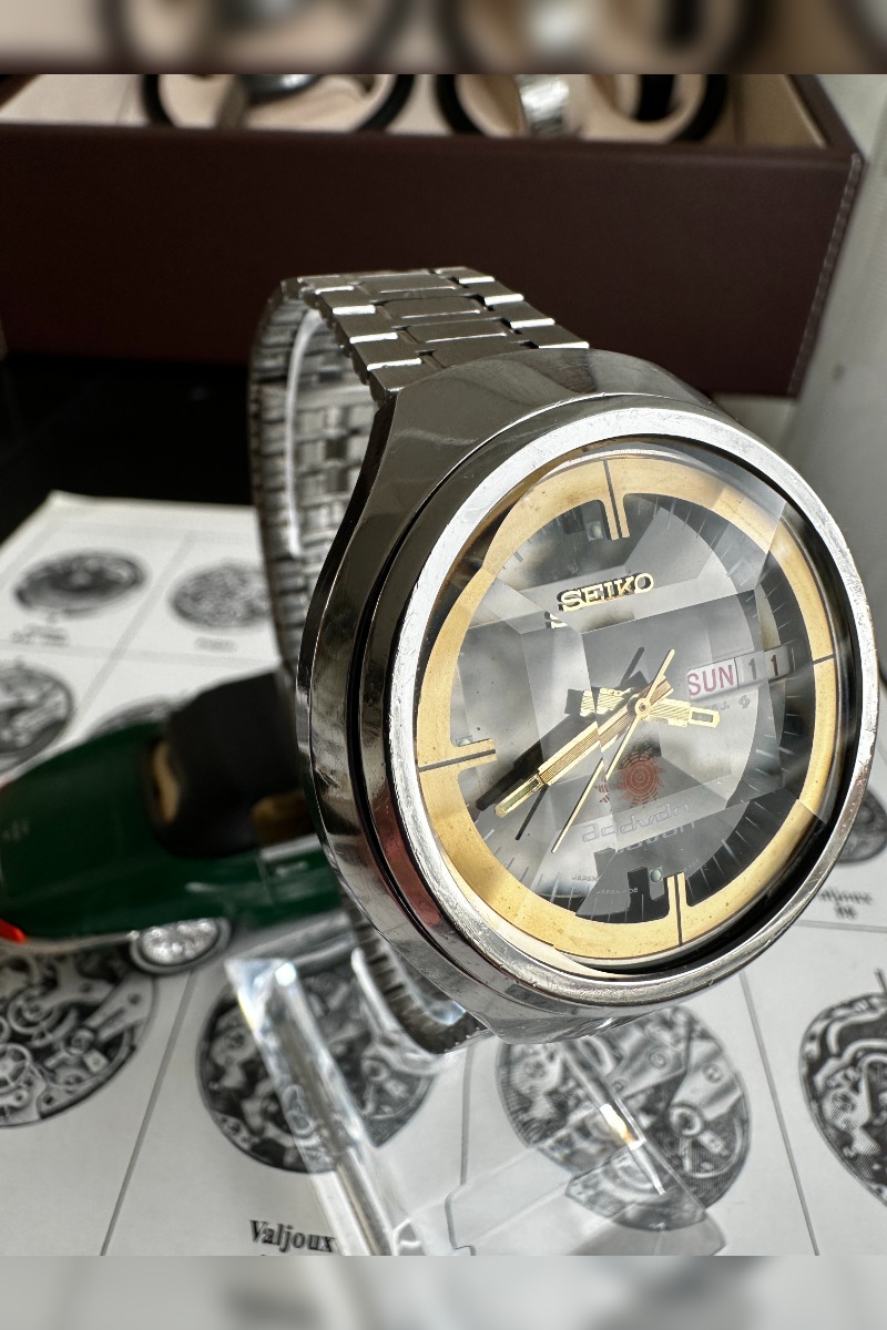 Rare vintage 70's Seiko Advan JDM 6106-7680 day/date automatic facetted  glass good working condition - vintagewatchesdirect.com