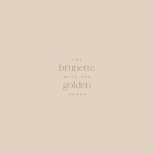 The brunette with the golden hands 