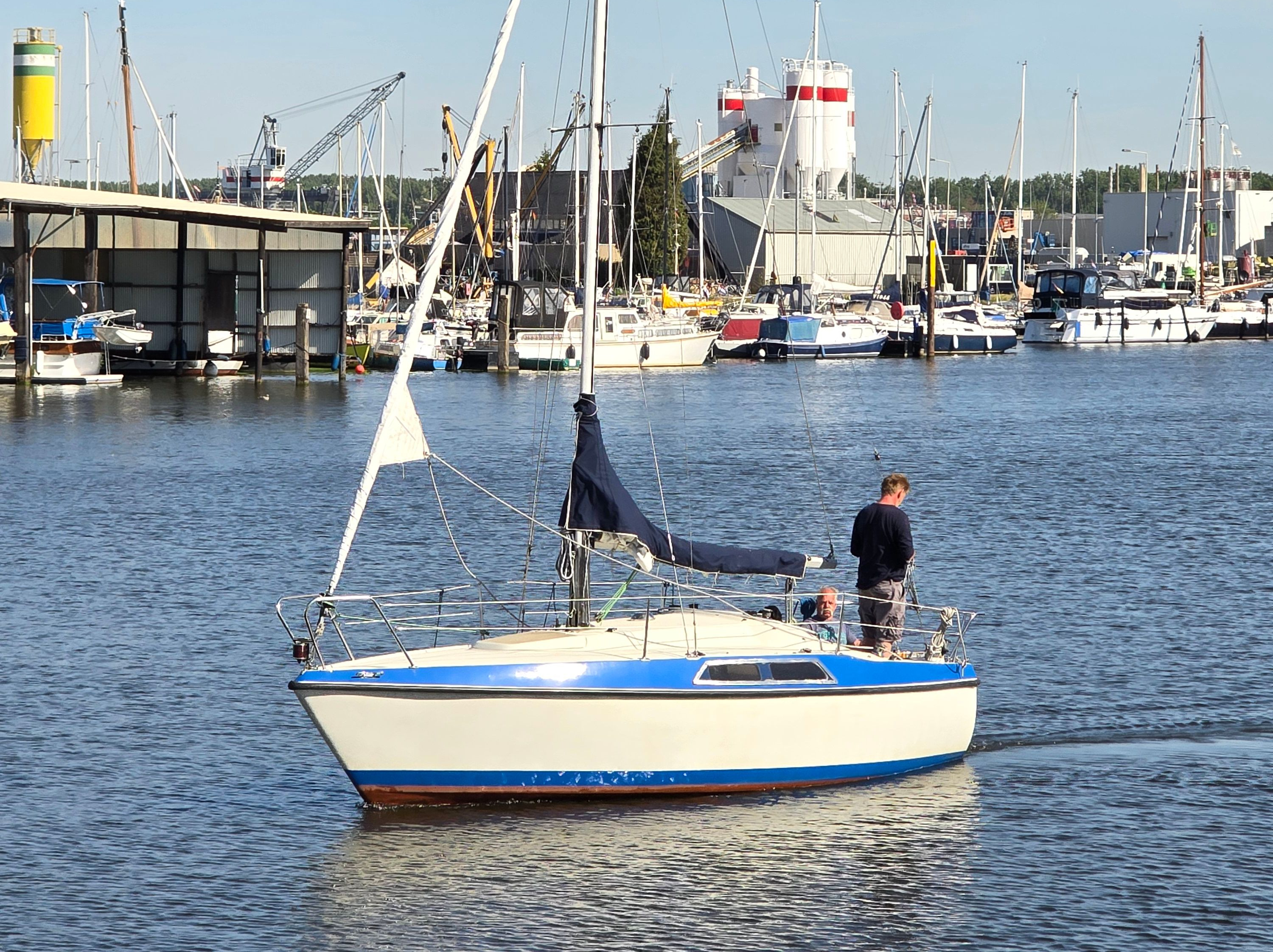 MAXI 6.8 Kajuitzeiljacht - €1.400,-