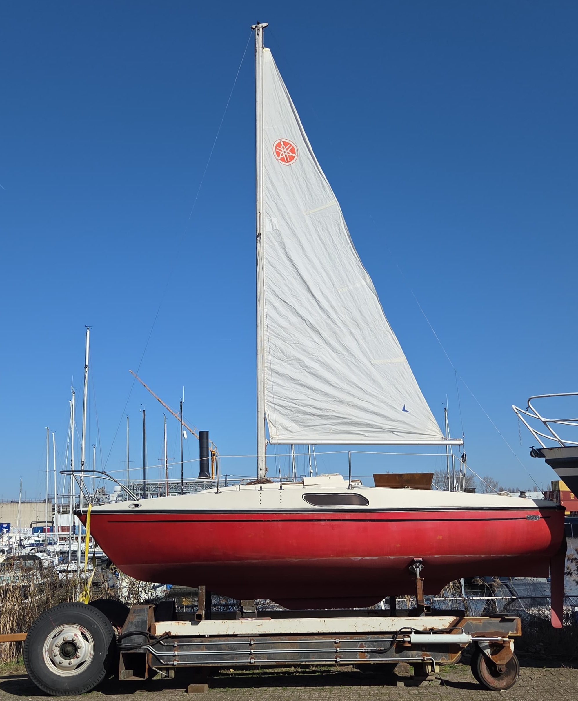 Yamaha kajuitzeiljacht 650cm - €1.450,-
