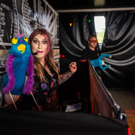 Crazy Puppet Lady Kimberley Jans