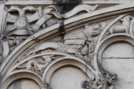 Hond op Gemeenlandshuis in Delft (1505)