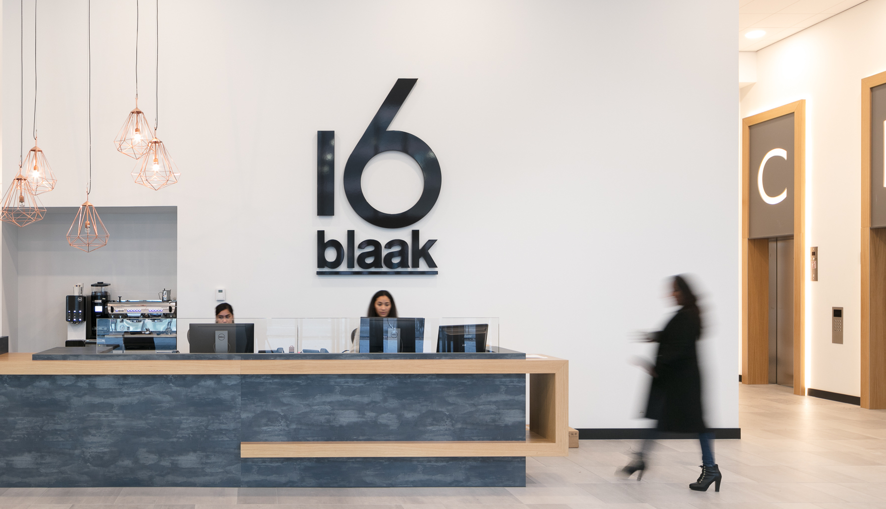 Entree Blaak 16 - Renovatie en inrichting