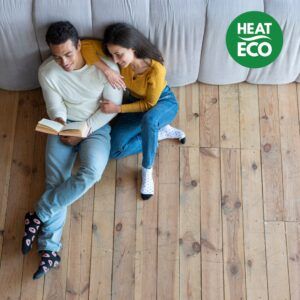 Warm houten vloer met Heat Eco vloerverwarming in de woonkamer
