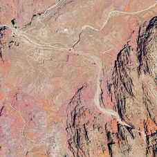 Petra_Zoom_01