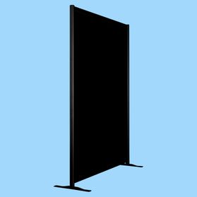 Wand geheel zwart op voeten HxB190x104cm
