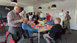 Paaslunch op LbO 100425 (7)