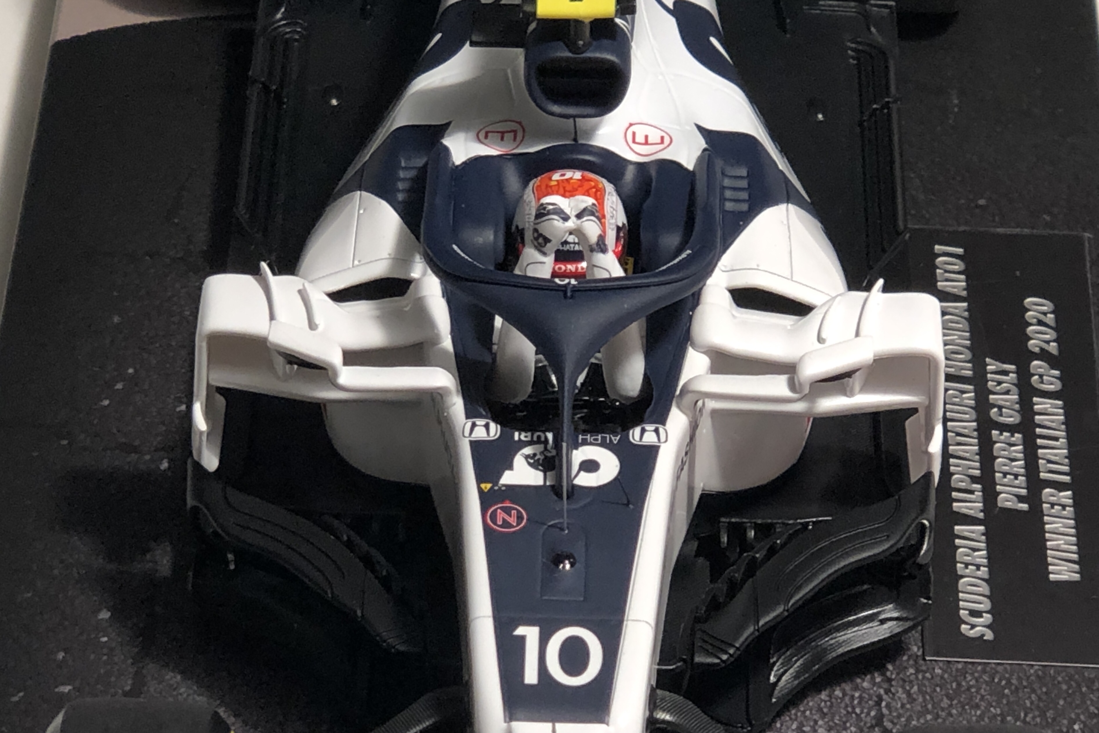 ミニカー 1/18 AT01 No.10 Winner Italian GP 2020 Top Mint Minichamps AlphaTauri AT01 Gasly 2020 Italian GP