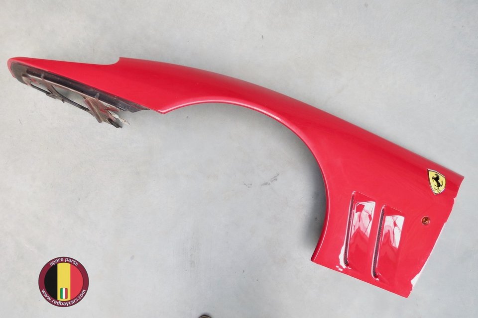 Complete Front Fender for the Ferrari 575 and 550 Part nr 65865711