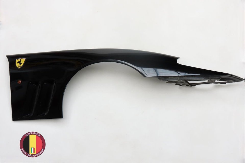 Ferrari_575_Front_Wing_RH_6586