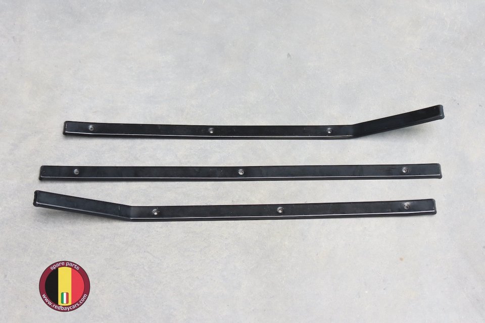 Ferrari_F355_Frunk_Moulding_Se