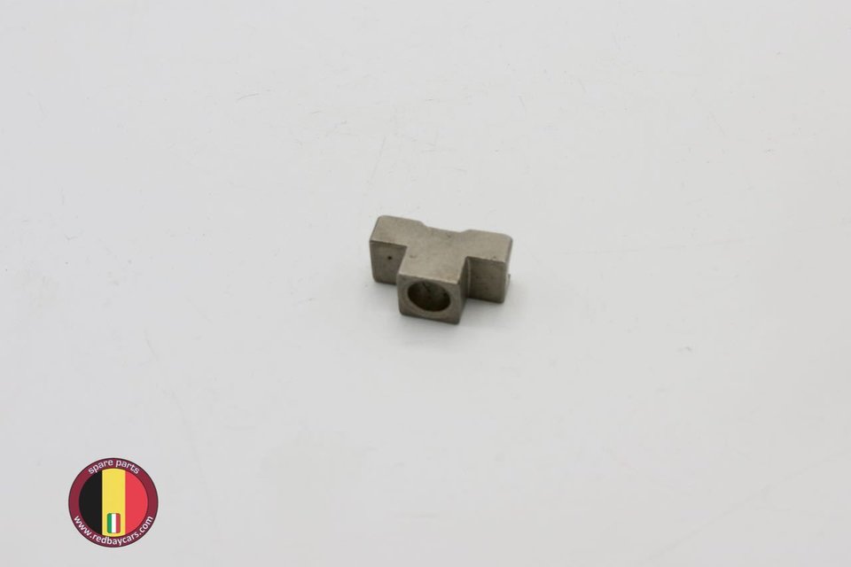 New and recycled authentic spare parts for the Ferrari 400 and