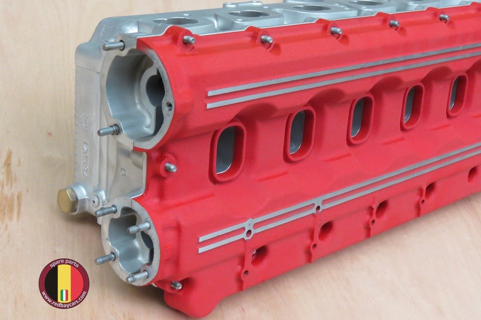 Cylinder Head with Cover TR Part nr 120598 LH and 120597 RH