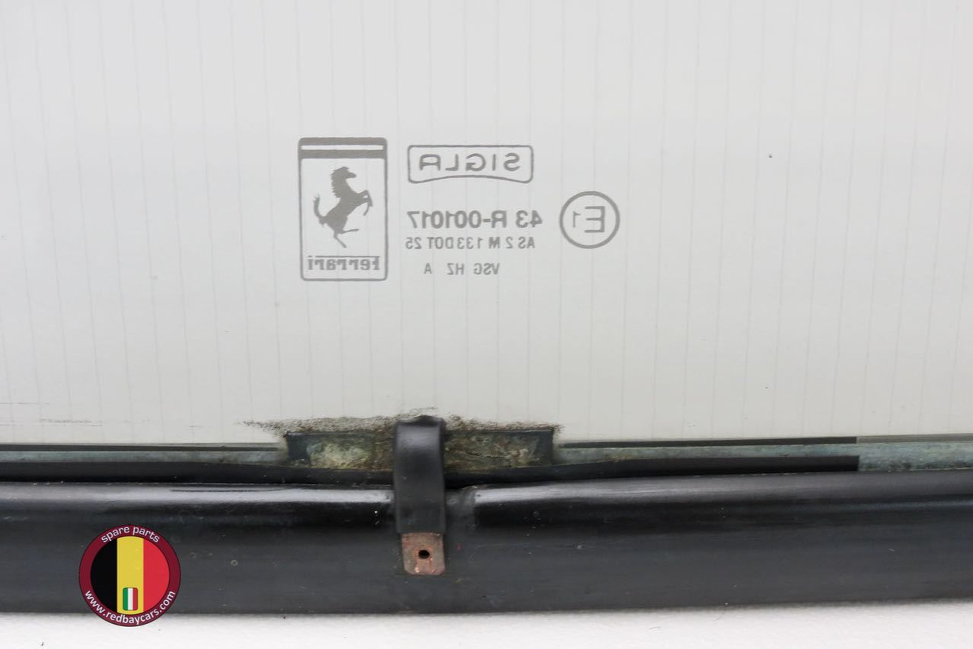 Garniture Arrière Ferrari F355 – Pièce D’origine, Protection Arrière 64107900