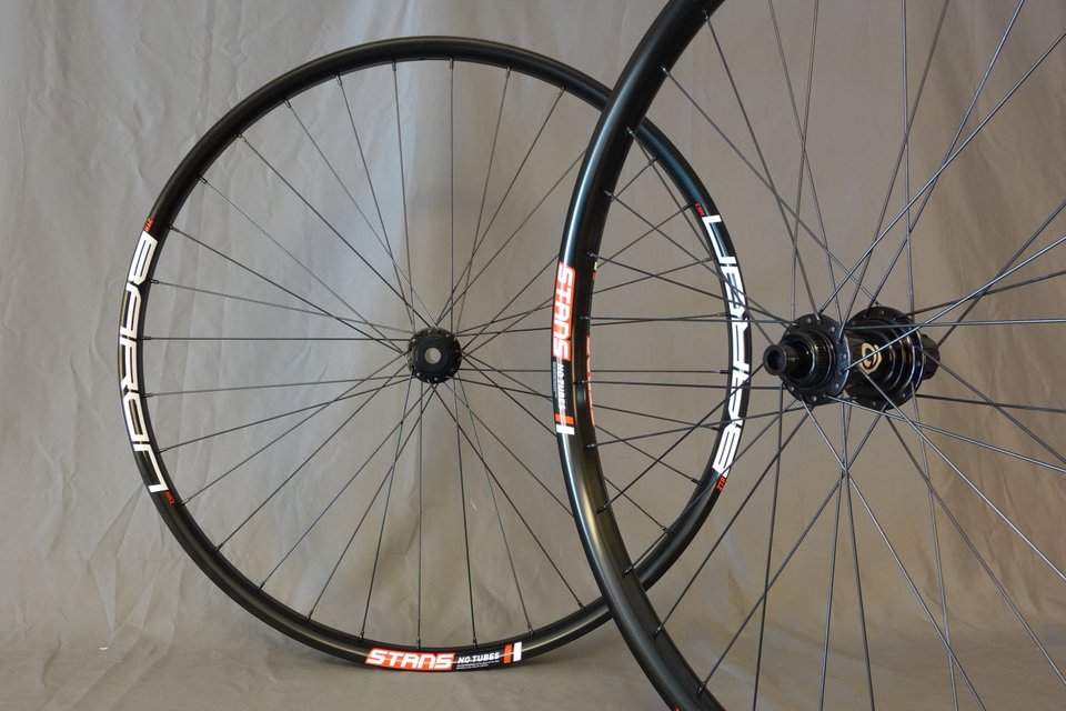 Onyx 27.5 Stan s Baron MK3 Wheel Set SpeedGear Bike Shop