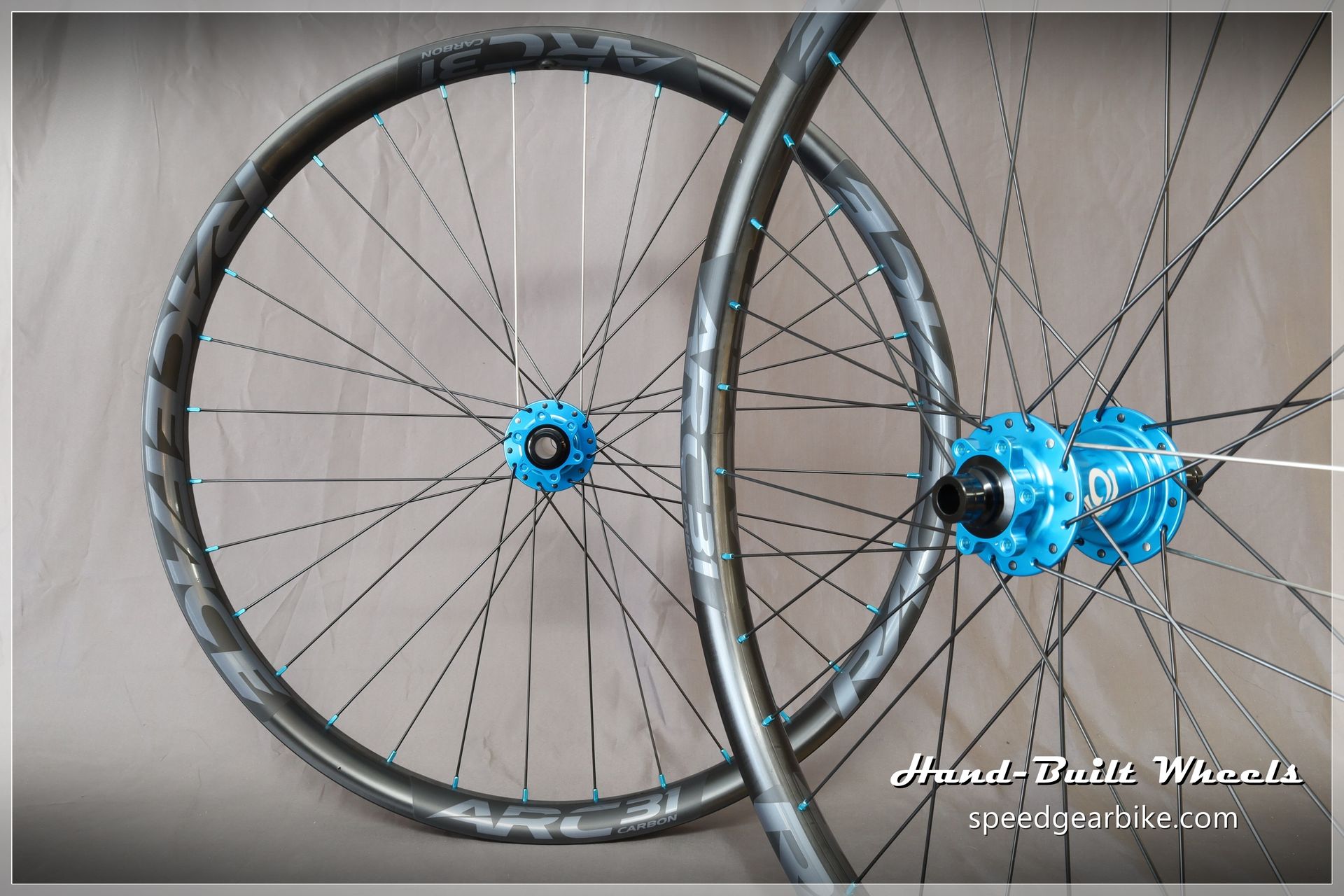 Race face carbon clearance wheels