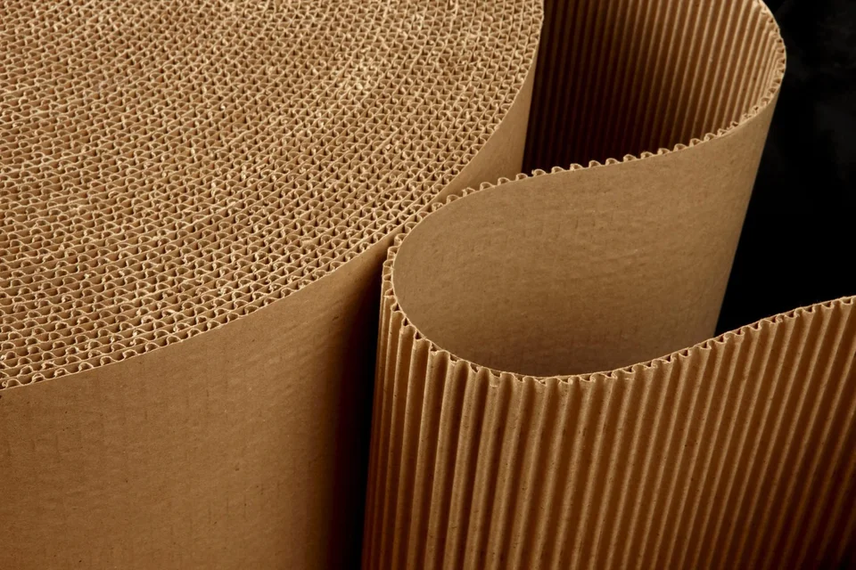 ** Rollenwellpappe 120g/m² – Stabil, flexibel & umweltfreundlich | Perfekt für Verpackung & Polsterung 🛡️ | Verschiedene Breiten & Längen – Jetzt günstig online bestellen!** - verpackungen-weber.de