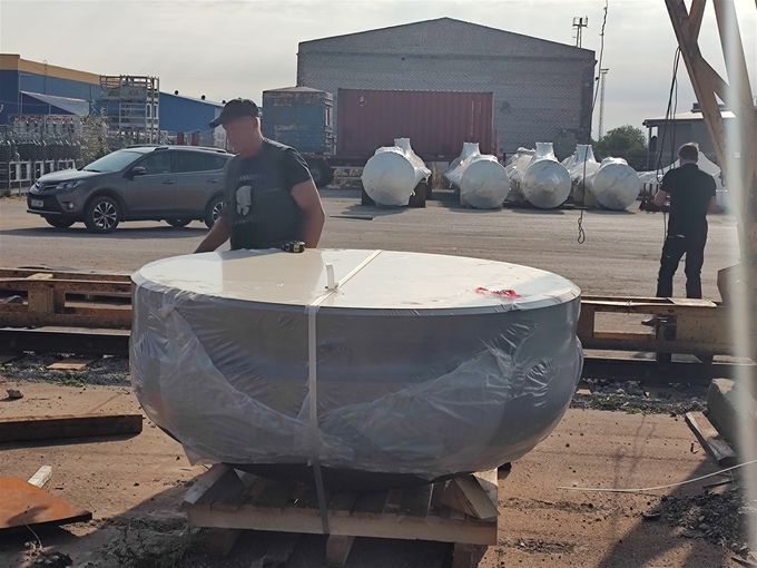 01.08.2022. Подготовка к отгрузке на Ближний восток  двухслойных днищ, сталь SA516Gr70N+HIC+alloy 625.