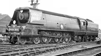 21c11 at Salisbury in 1947 (c) Mike Morant collectio