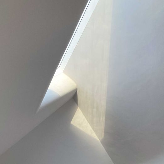 Eightyseven 87 architecture- sculptural skylight in vaulted ceiling