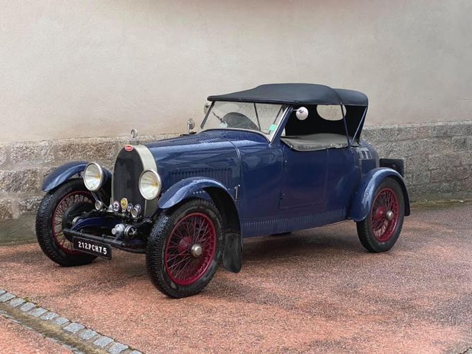BUGATTI Type 40 venue nous rendre visite sur le parcours