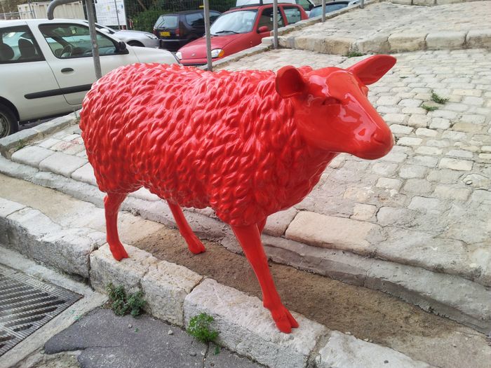 mouton en resine et fibres de verre grandeur nature  88x134 cm
colori au choix pour deco et signaletique 
possibilité de personnalisation sur devis logo ect...