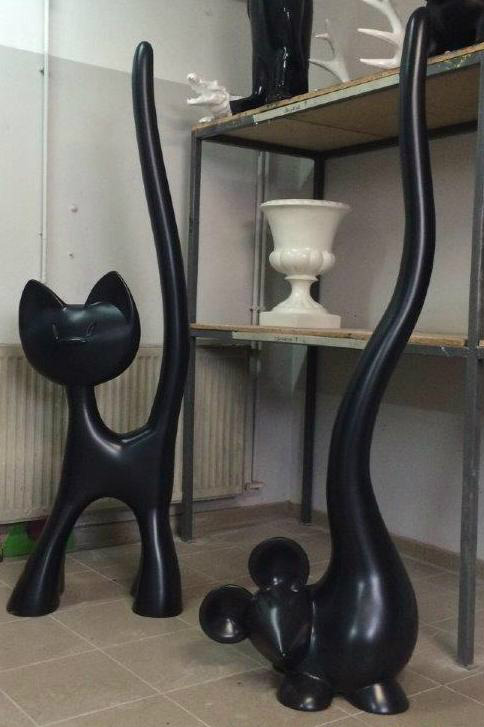 souris  en résine et fibres de verre 
162 cmx55 cmx30 cm
470 €
coloris au choix 