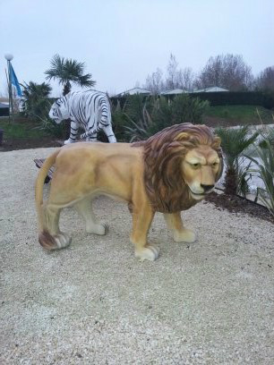 lion en résine et fibres de verre grandeur nature 