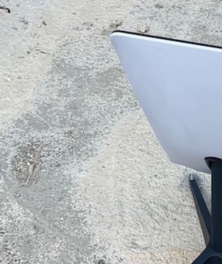 Antenas de comunicación satelital. Cuando el Huracán daña la infraestructura de cables, este servicio alternativo te mantendra conectado.