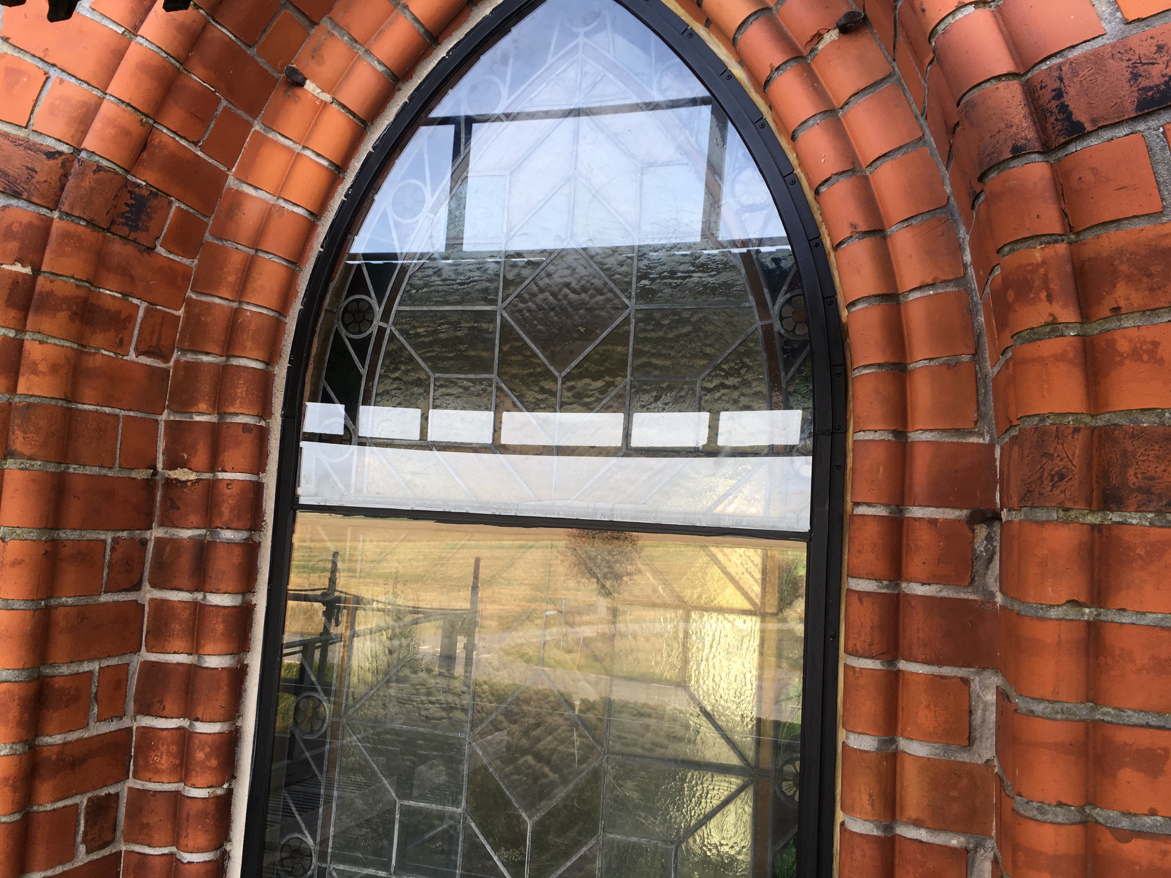 Tillverkning och montage av stålpartier med glas