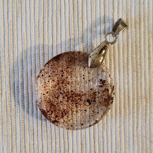 Amulety se sušenou placentou