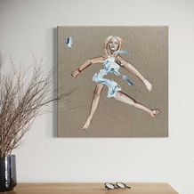 Lille surrealistisk maleri af pige på råt lærred. Rød kant