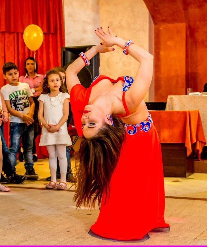 çeşme alaçatı dansöz kiralama alaçatı oryantal kiralama firması İzmir düğün nişan kına eğlence sünnet doğum günü veda parti kutlama yemek bayi toplantı Lansman  Düğün Davet Parti ve Eğlence Organizasyonları ve Özel Günleriniz İçin Bizi Arayınız. Özel partilerimiz için Dansöz Kiralama ve Dansçı Kiralama da indirimli fiyatlar. Bay Dansçılar. Bayan Dansçı Kiralama. Hizmetler: Dansöz Kiralama, Bay ve Bayan Dansçılar.
