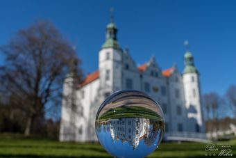 Schloss Ahrensburg im Lensball (1)