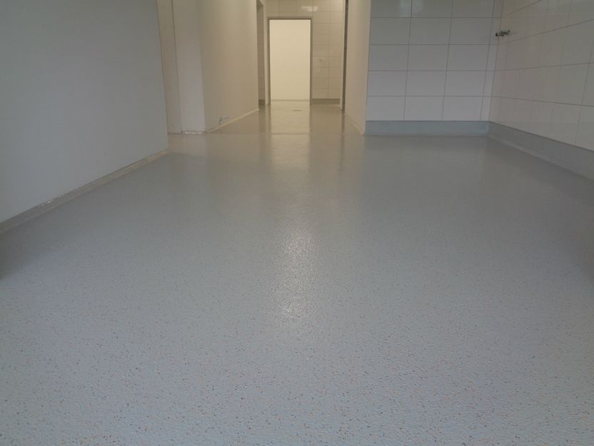 Bodenbeschichtung 1270m²
Pflegeheim Lassing 
      ( Neubau )