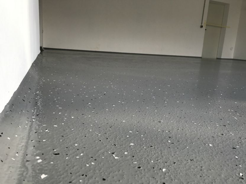 Graz: Kunstharzboden Garagenboden